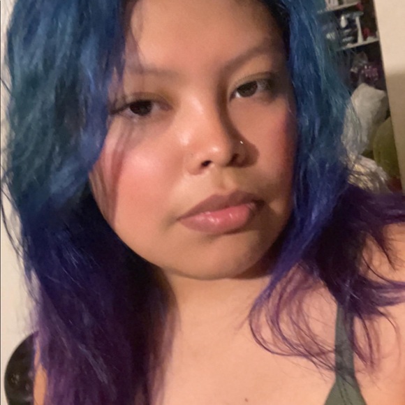 Meet your Posher, Mari - Picture 1 of 3